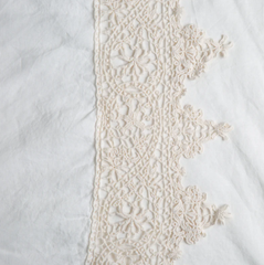 Frida Guest Towel from Bella Notte Linens in the color Winter White.