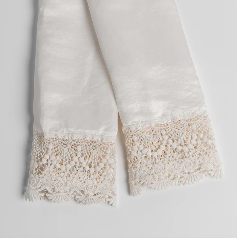 Paloma Pillowcase with Mattine Lace from Bella Notte Linens in the color Winter White.