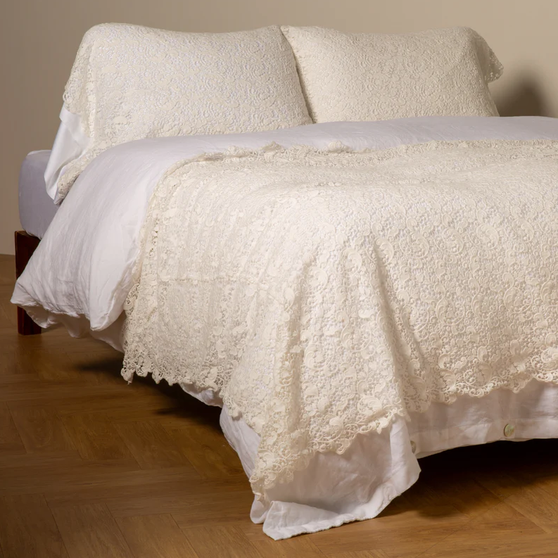 Allora Bed Scarf from Bella Notte Linens in the color Winter White.